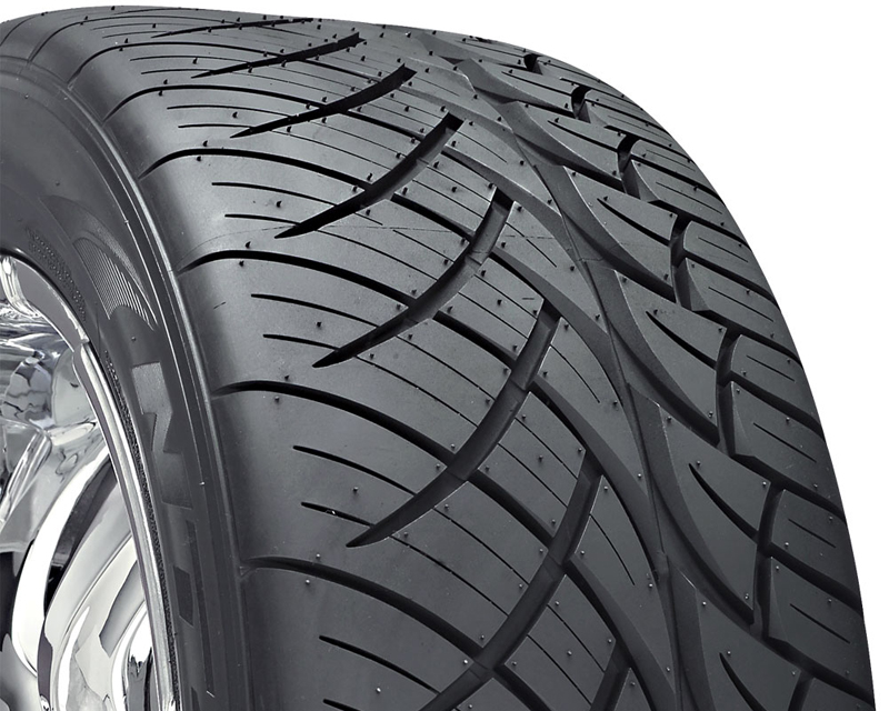 Nitto NT 420S Tires 235/55/18 235V Blk